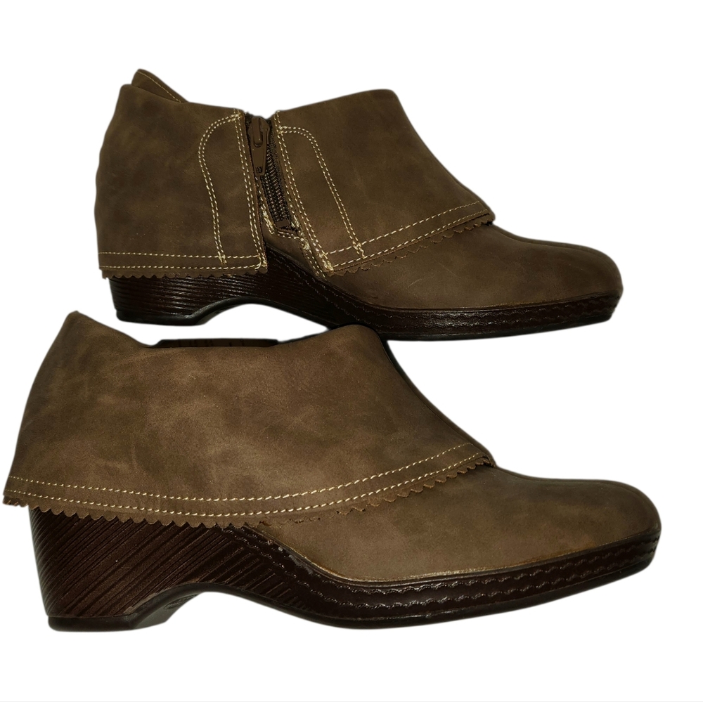 Dr. Scholl's Tan Ankle Booties